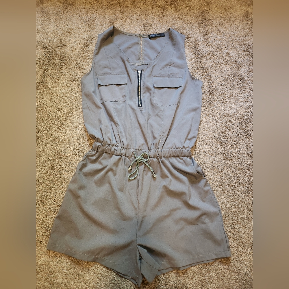 Stylish Gray Sleeveless Jumpsuit